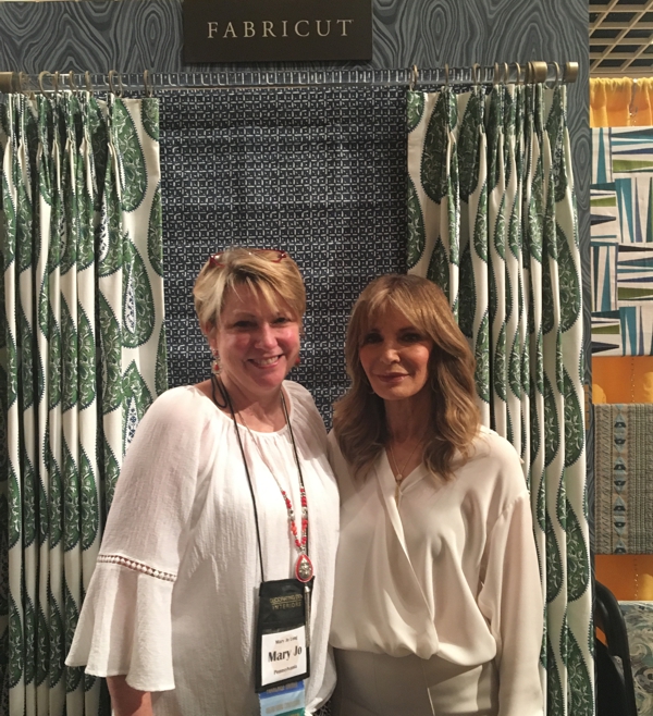 award-winning interior designer mary jo with jaclyn smith at the decorating den annual conference